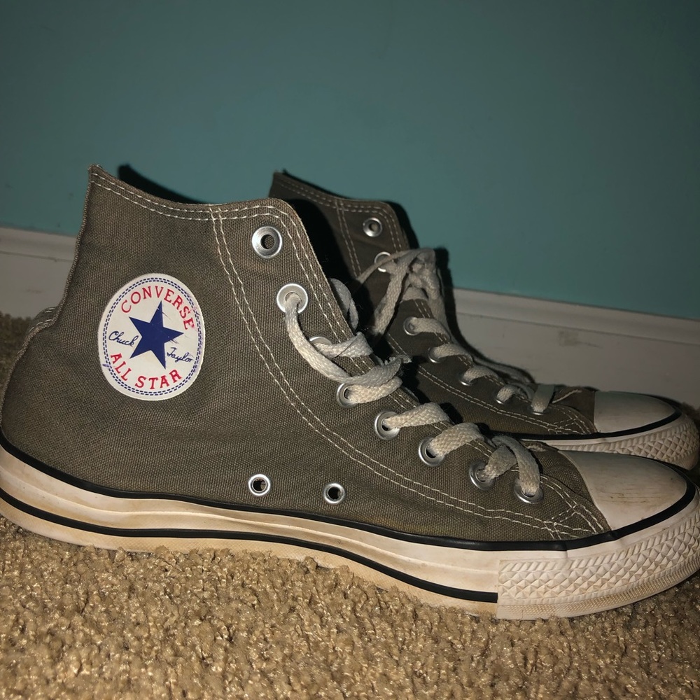 Women’s size 10// Men’s size 8